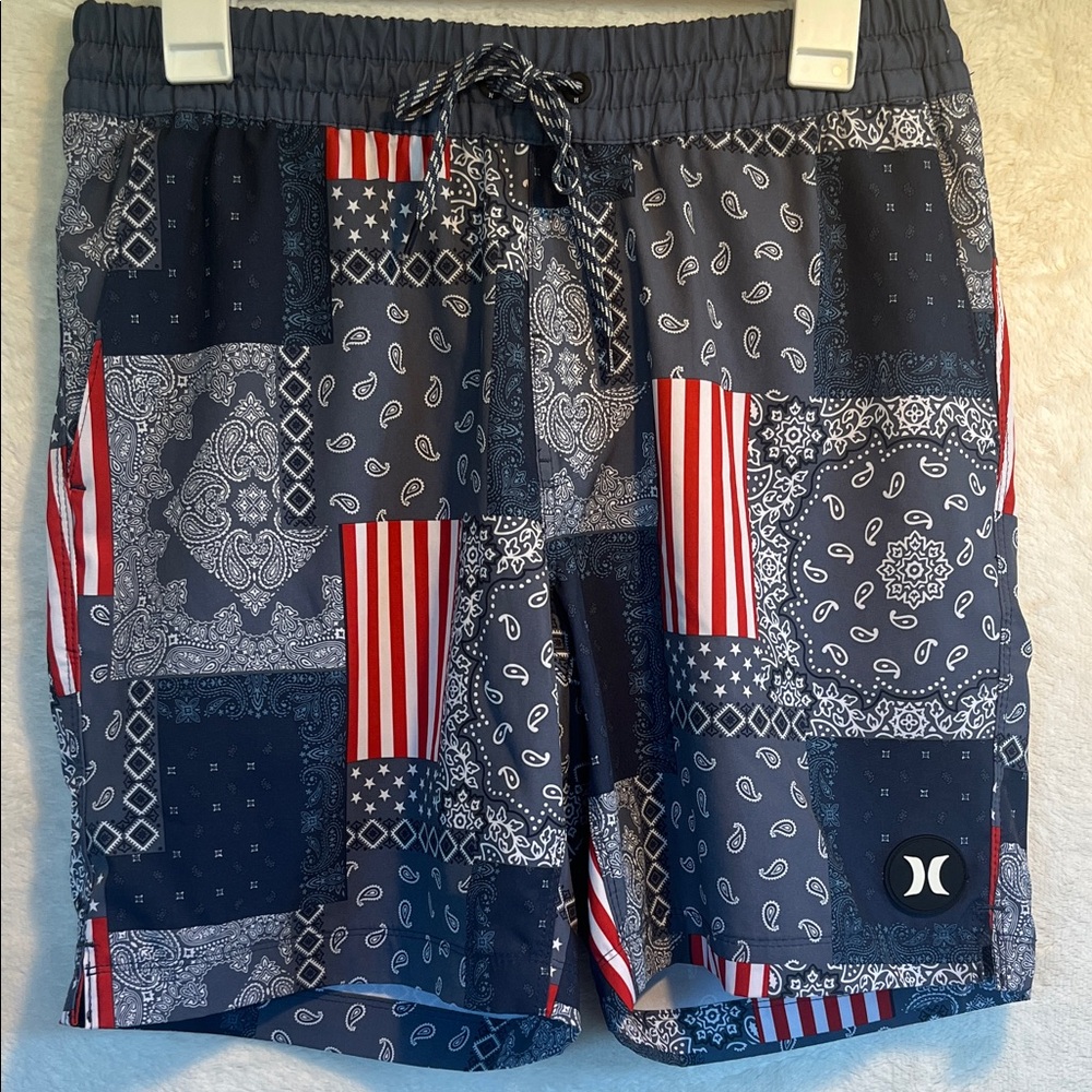 Hurley ~ Men's Medium Red White Blue Paisley Flag 7" Lined Shorts size M